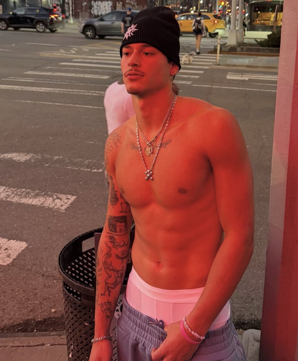 (21+ account) tweet media