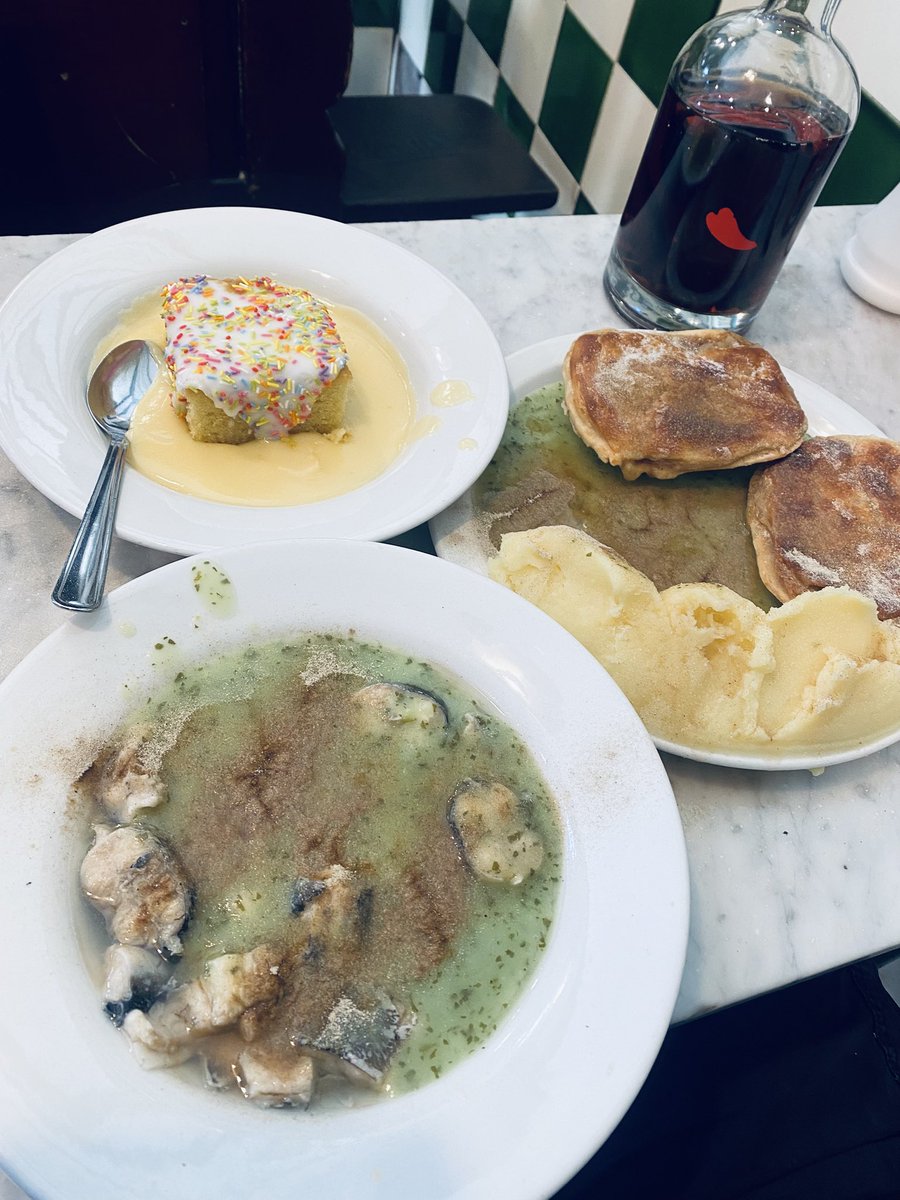 M███ tweet media