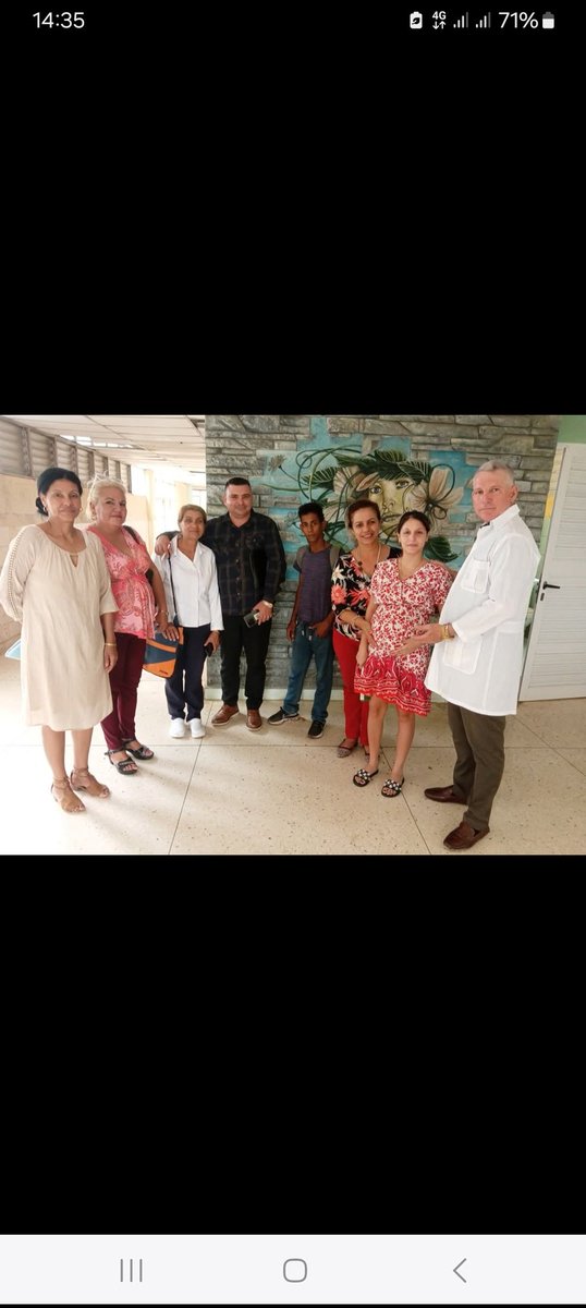 Recorre la Miembro del Buró Provincial del PCC que atiende la Esfera Social y de los Servicios nuestra institución insigne,el PSH Mario Muñoz Monroy, acompañado de miembros del CD , y profesores de esta institución.
#FreyreEsSalud