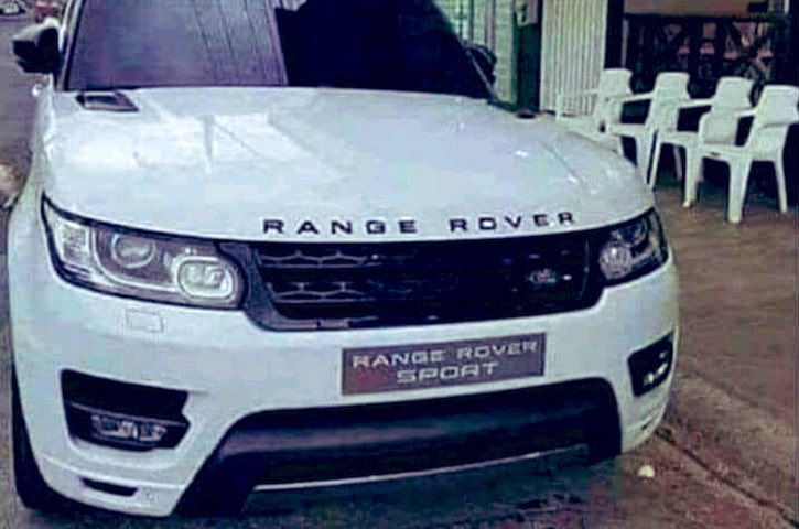 єℓαιηє tweet media