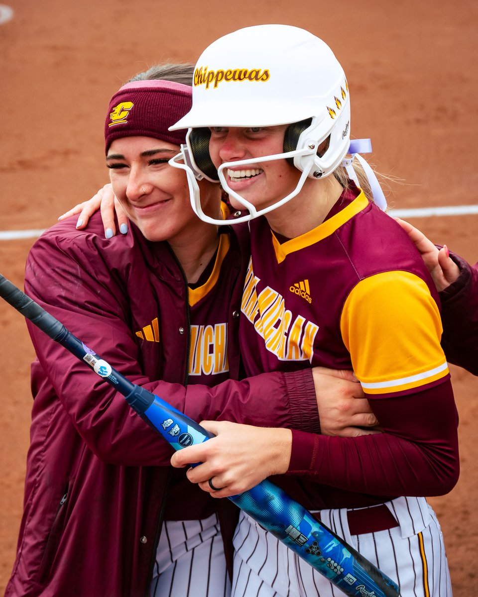 CMU Softball tweet media