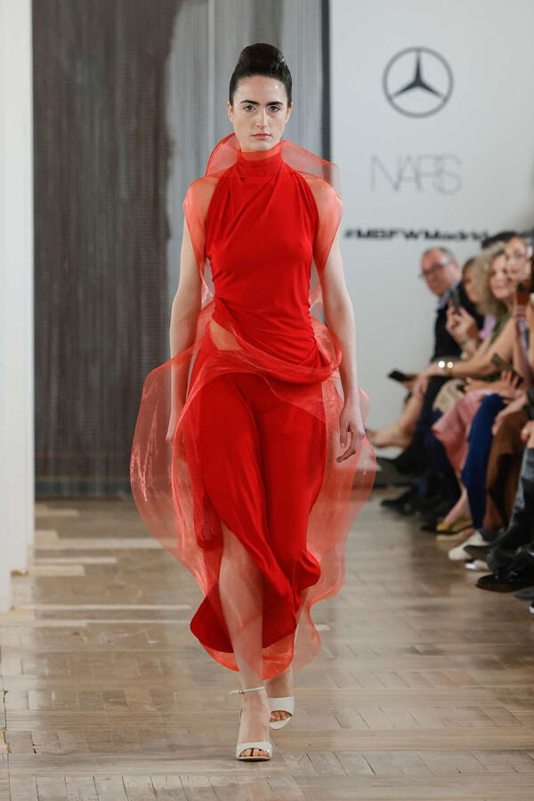 La Mode Unknown tweet media