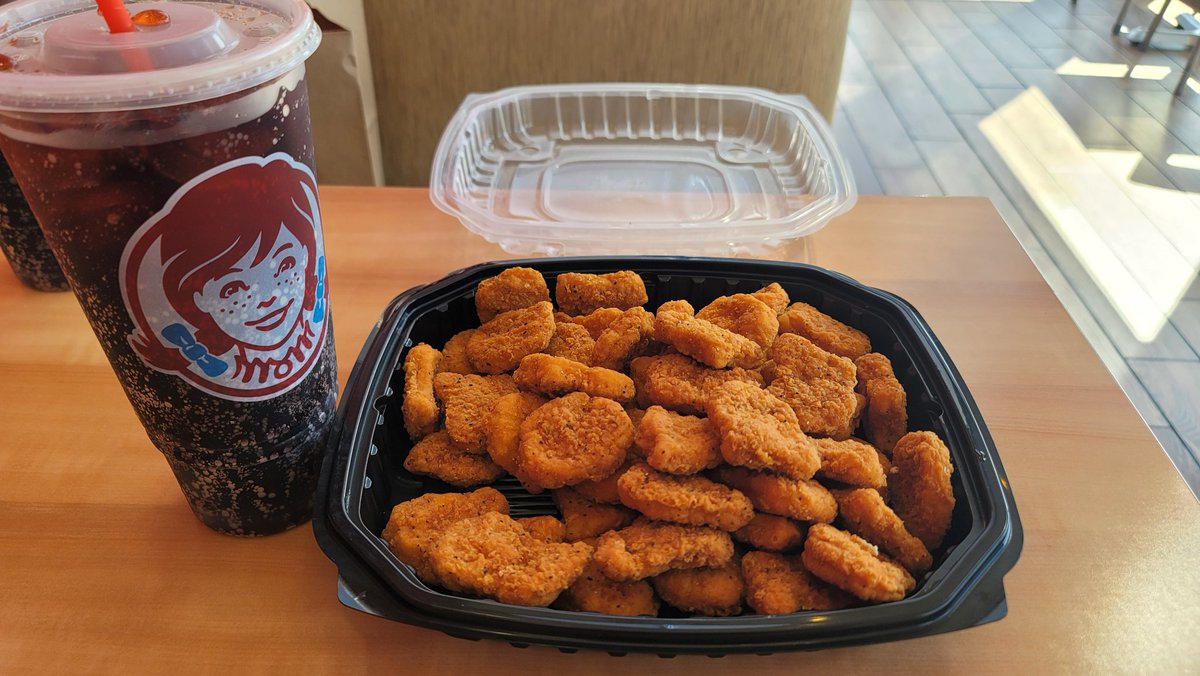 FujoFjsh's tweet photo. All these spicy nuggs from @Wendys ., but no one to share them with!  #FinklerProblems https://t.co/CMiB5yPCu1