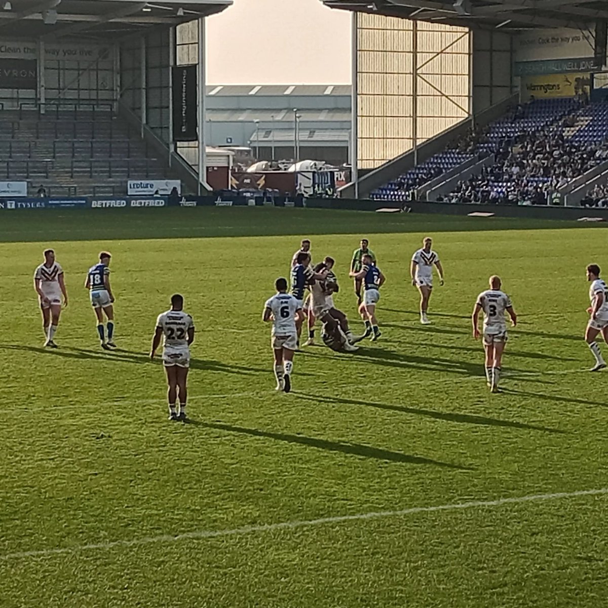 Knoxywire tweet media