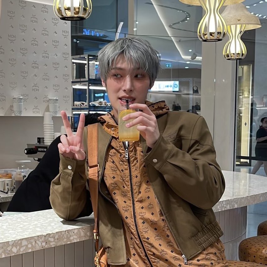 𝓃𝑒𝓃𝑒 𓂃 ࣪˖☁️་༘ tweet media