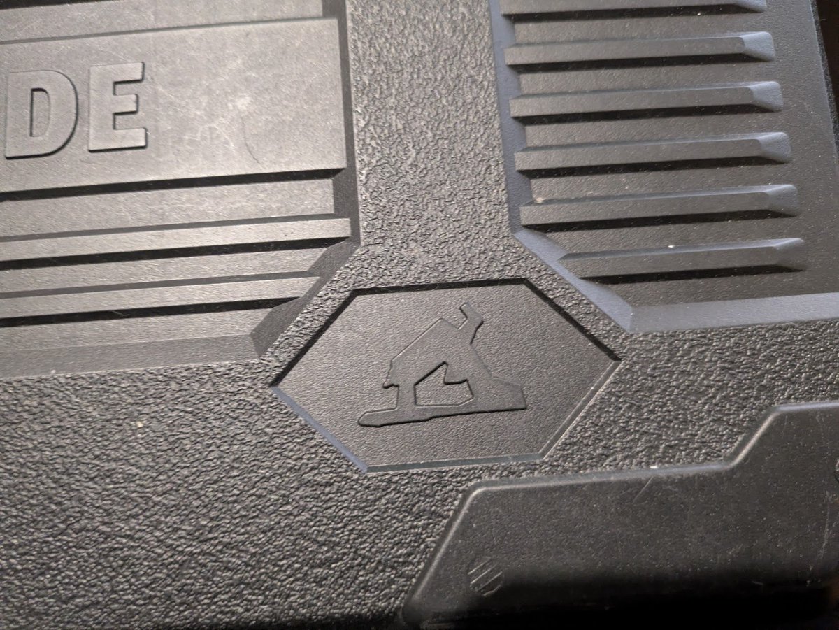 Erbureth tweet media