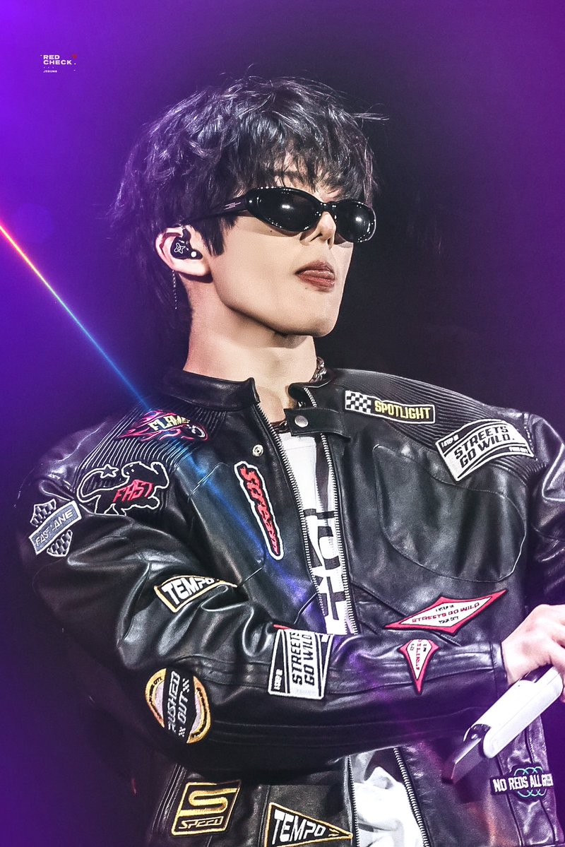 𝗥𝗘𝗗 𝗖𝗛𝗘𝗖𝗞 tweet media