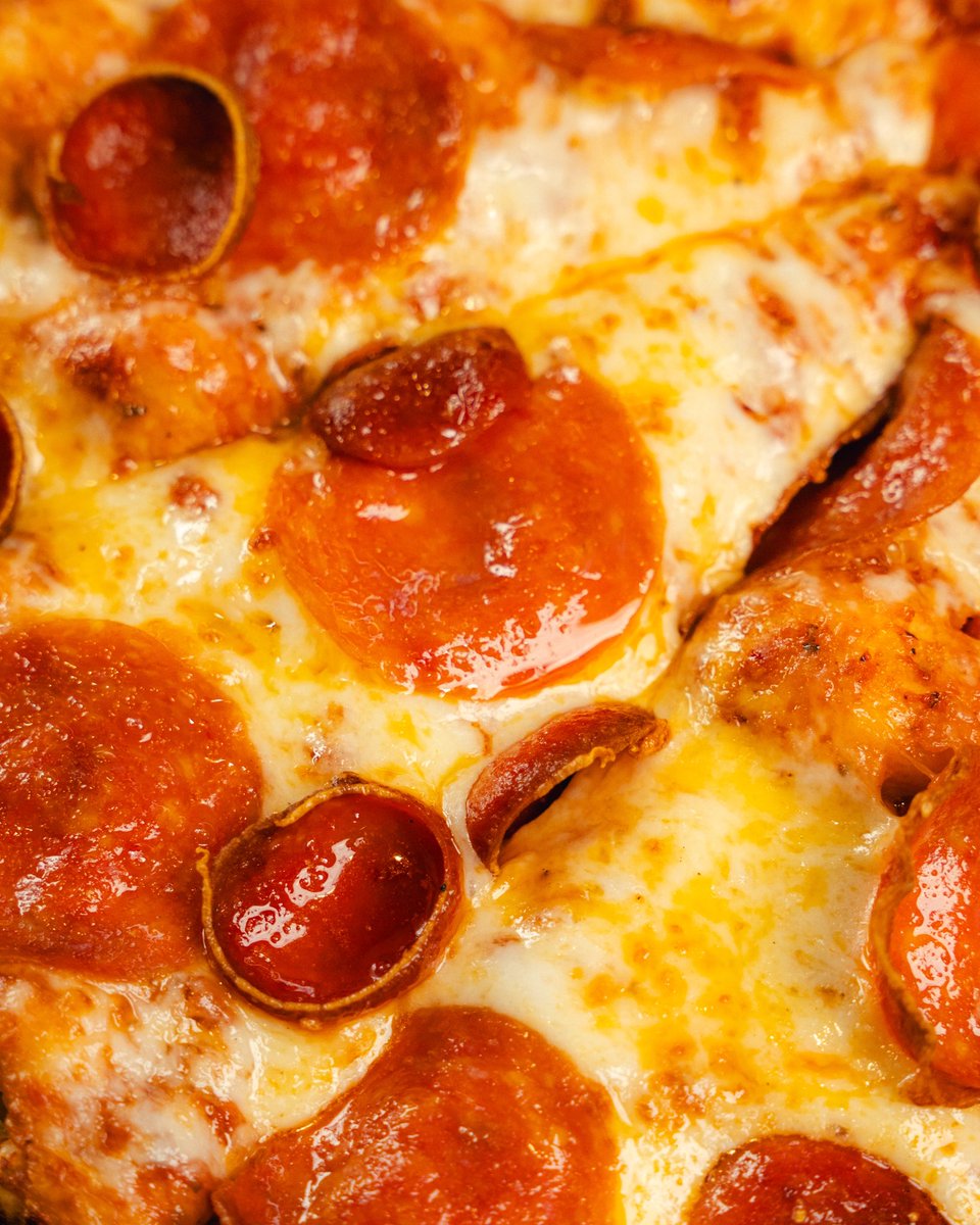 Round Table Pizza tweet media