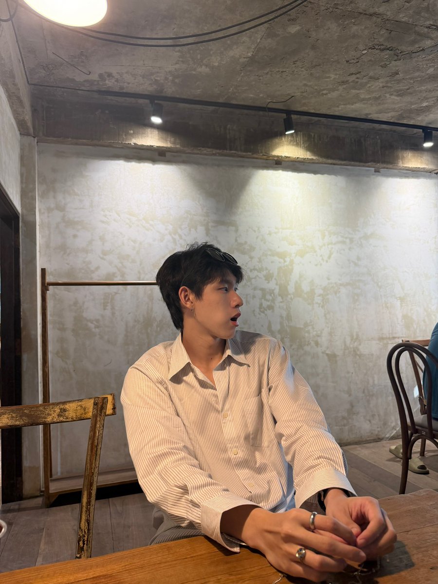 llafolk_ tweet media