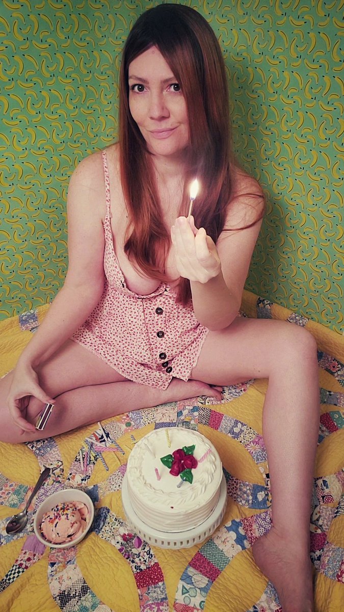 Caterina_Mia_Goth tweet media