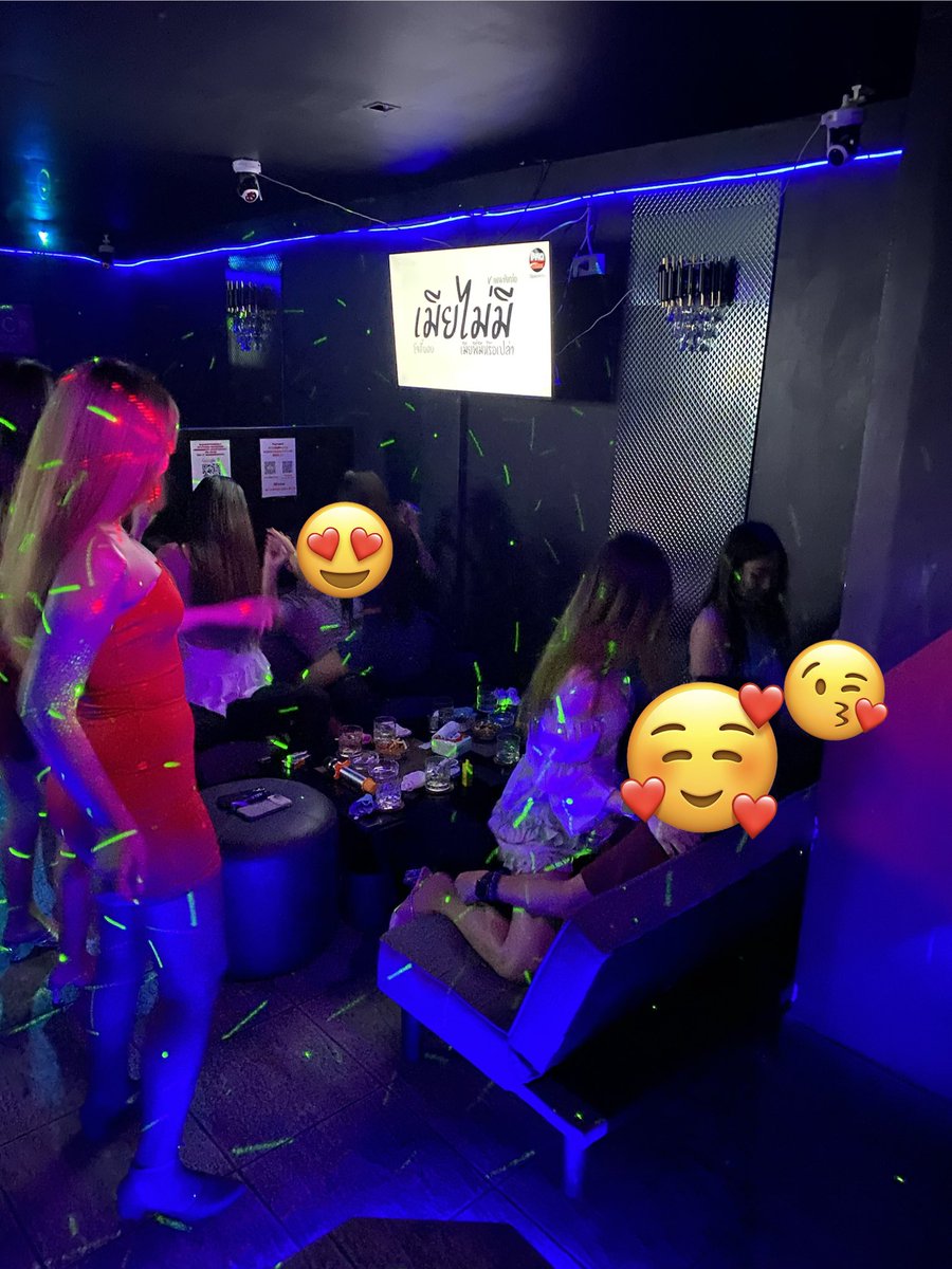 ３月２１日　土曜日

週末土曜日‼️

今夜は酔うまで飲み🍺ましょう❣️