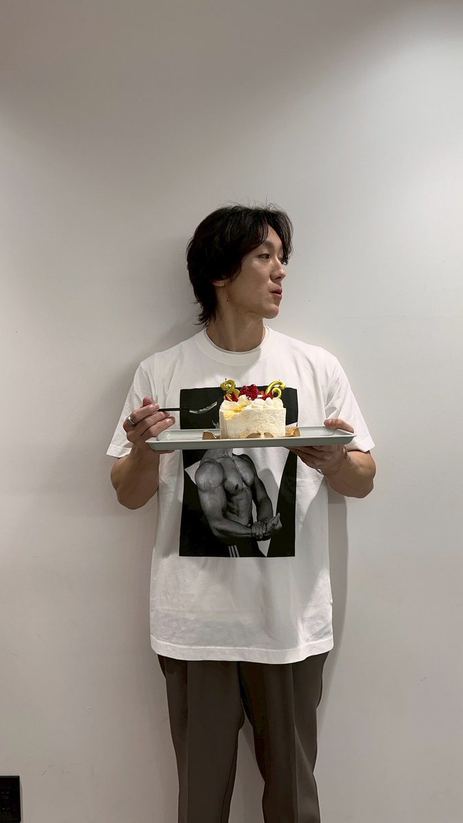 AoyagiKoushiki's tweet photo. 生配信ありがとうございまっする！！

あれれーお祝いする蔵さんは？？？🥺🥺 https://t.co/Ar7169qOyK