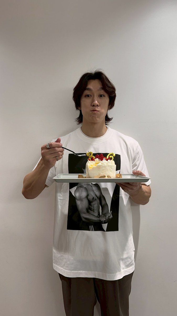 AoyagiKoushiki's tweet photo. 生配信ありがとうございまっする！！

あれれーお祝いする蔵さんは？？？🥺🥺 https://t.co/Ar7169qOyK