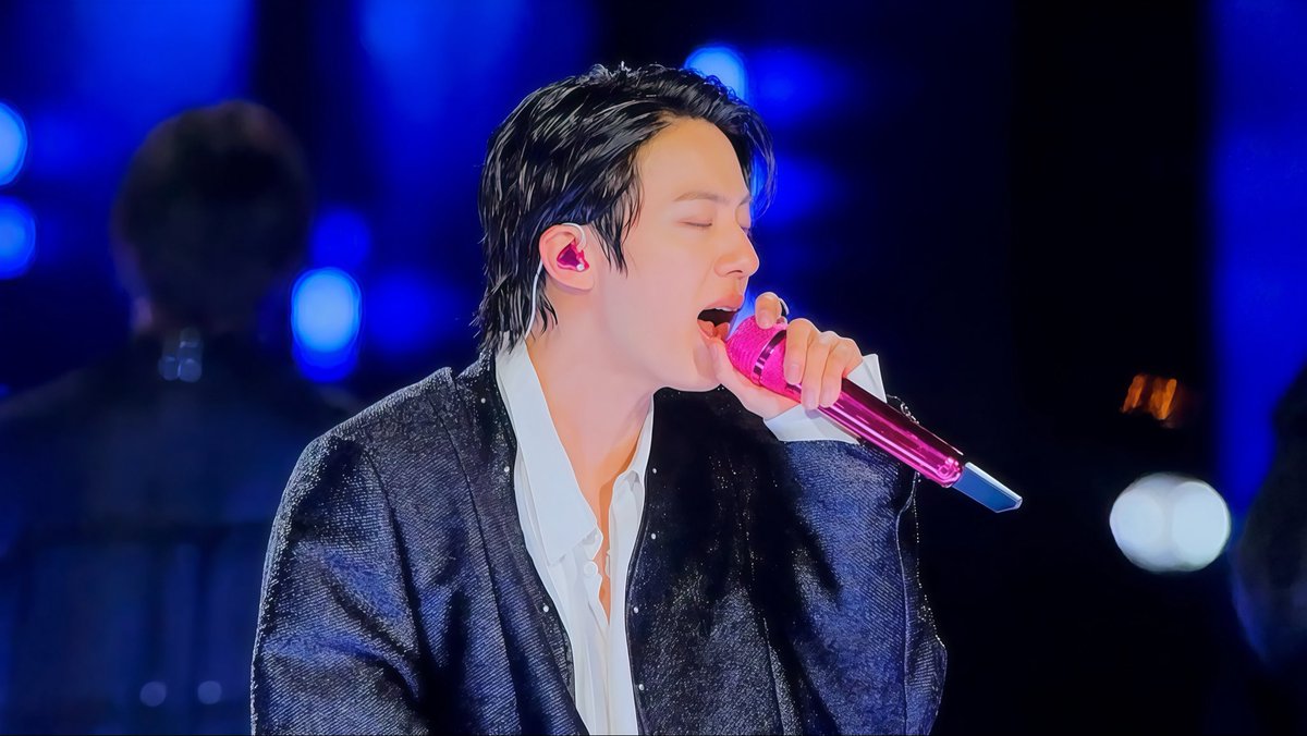 xSweetButterx's tweet photo. 💜🔥

 #BTSLiveonNetflix #BTS #BTS_ARİRANG #hyungline https://t.co/ZecoM6KJus