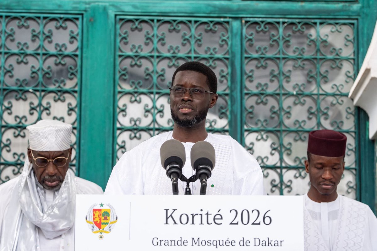 BoubacarDi48028's tweet photo. Le Président de la République, Son Excellence Bassirou Diomaye Faye, a effectué, ce samedi 21 mars 2026, la prière de l’Aïd el-Fitr à la Grande Mosquée de Dakar, en présence de nombreuses autorités et de représentants du corps diplomatique.
@PR_Diomaye https://t.co/YjLqJ5irOq