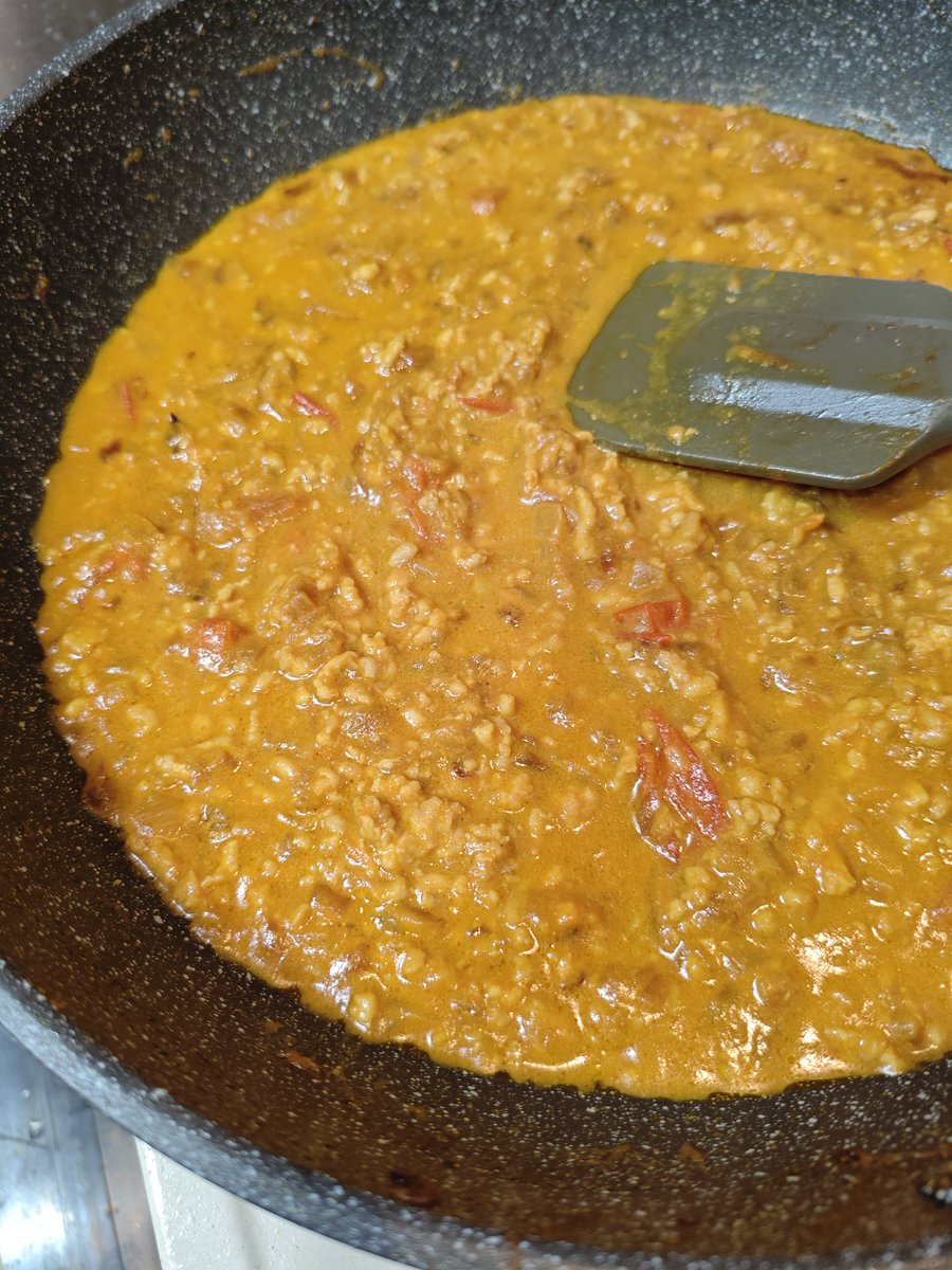 娘用のスパイスカレー仕込み中