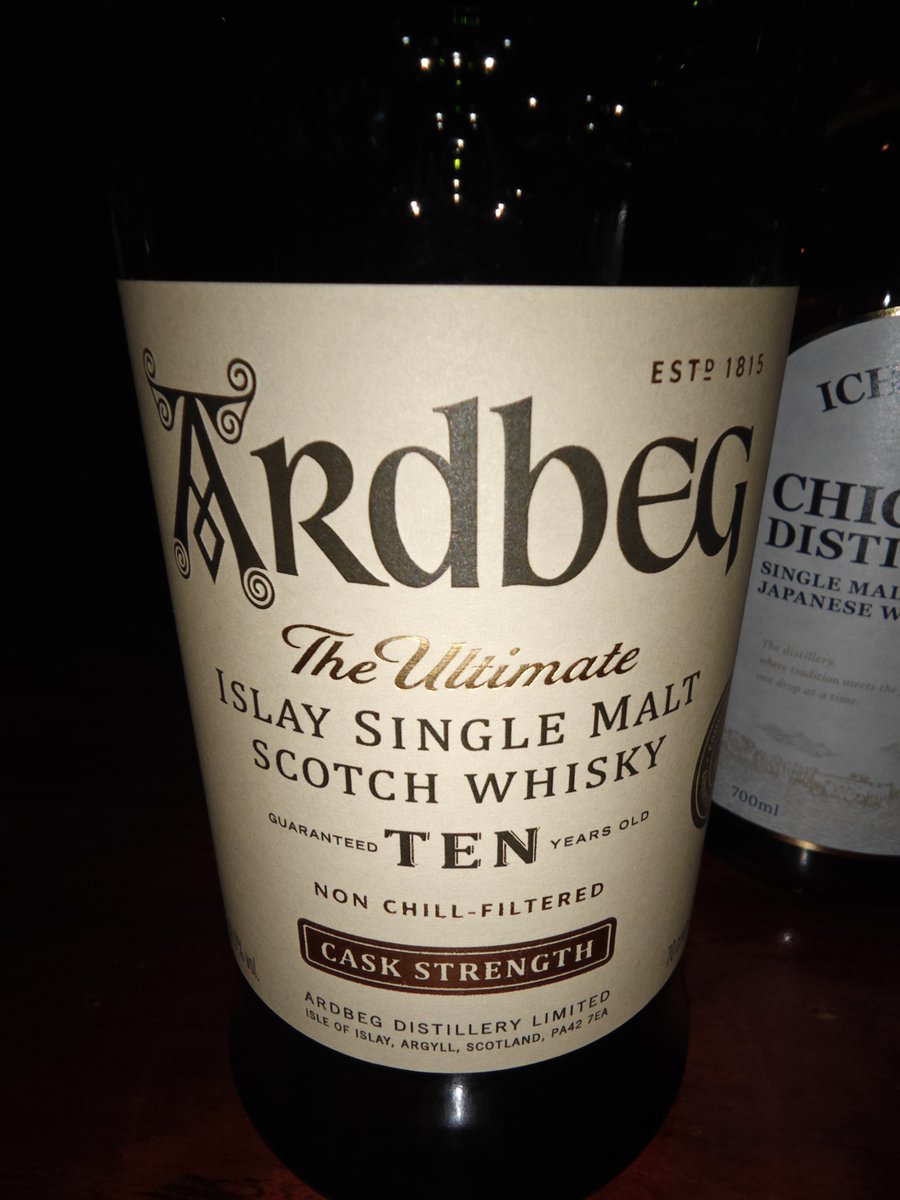 CaitSithFortune's tweet photo. ん～…アイラ飲みじゃないんだけど、久々に飲んだ1本と今年？出た1本、更には現行とを飲み比べたら、アイラ飲みって幸せな時代なんかなぁ、と思ったり… https://t.co/4PLJCKbGqN
