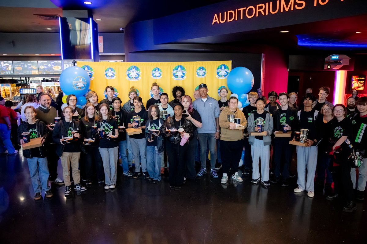 AstrordinaryDF's tweet photo. Shoutout to our incredible community partners for bringing their students out to our private screening of @ProjectHailMary! ✨
It was an honor to host students from @MuseKnox and @LNSTEMAC.  We’re grateful to share experiences like this with the next generation. 🚀 https://t.co/vv2fn04u3X