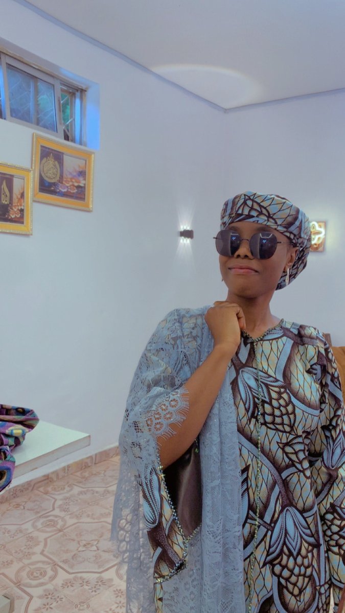 fateemah_sabs's tweet image. Eid Mubarak.🌙🤍

My love language today is bank alert 💳❤️

#EidMubarak #EidVibes #SoftLife #Blessed