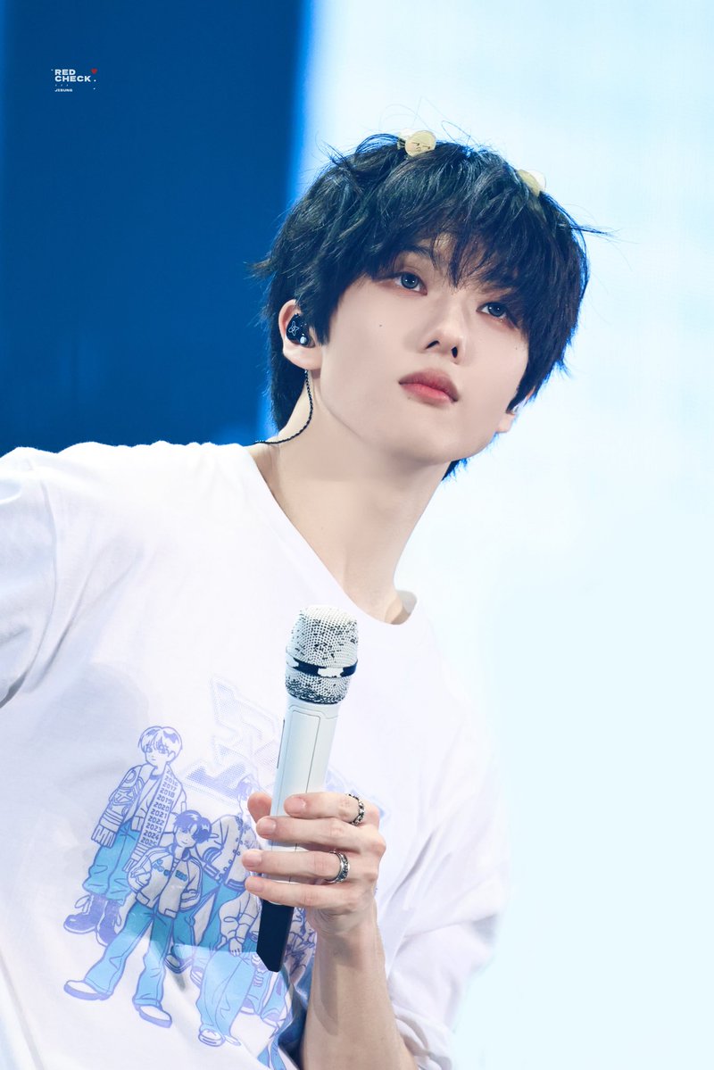 𝗥𝗘𝗗 𝗖𝗛𝗘𝗖𝗞 tweet media