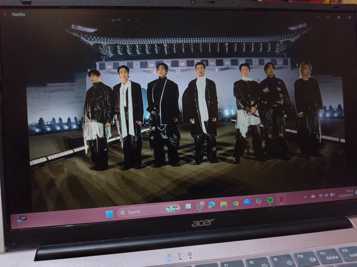 ginsteries's tweet photo. "we're back"
#BTSARIRANG https://t.co/zX4eE0C1Ht