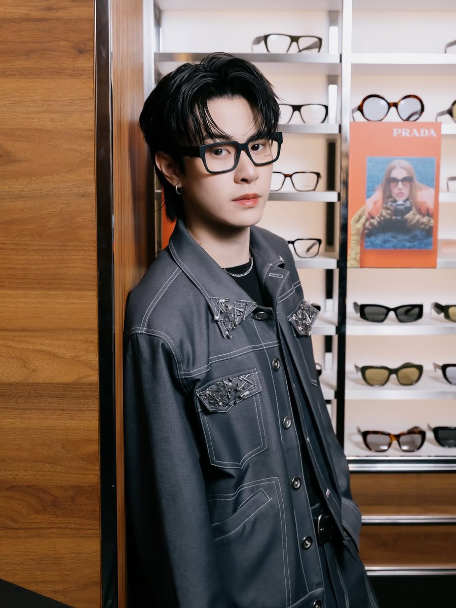 PhotomGraph's tweet image. j.jackr
 😎🤓 @.EssilorLuxottica #EssilorLuxottica #eyewear 
#trends #SS26
#JackieJackrin