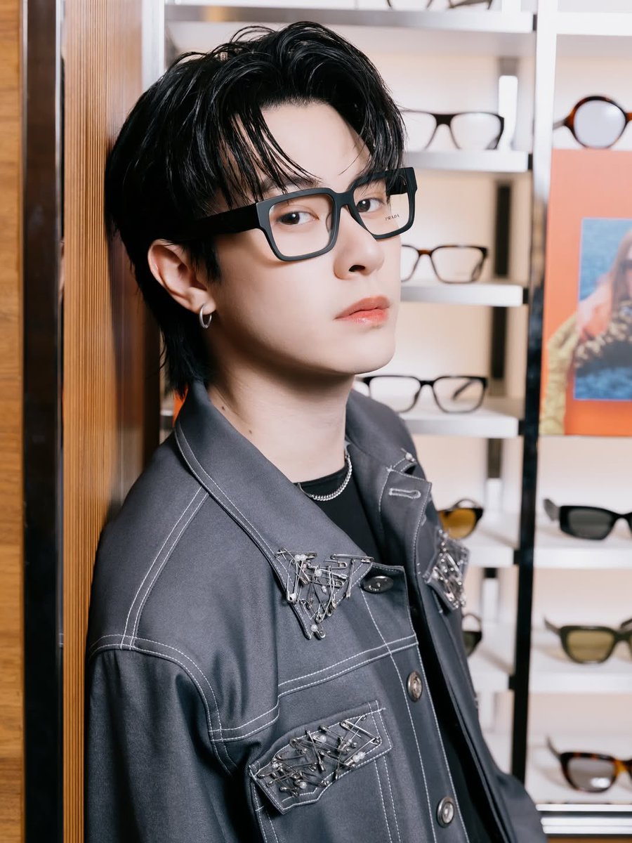 PhotomGraph's tweet image. j.jackr
 😎🤓 @.EssilorLuxottica #EssilorLuxottica #eyewear 
#trends #SS26
#JackieJackrin