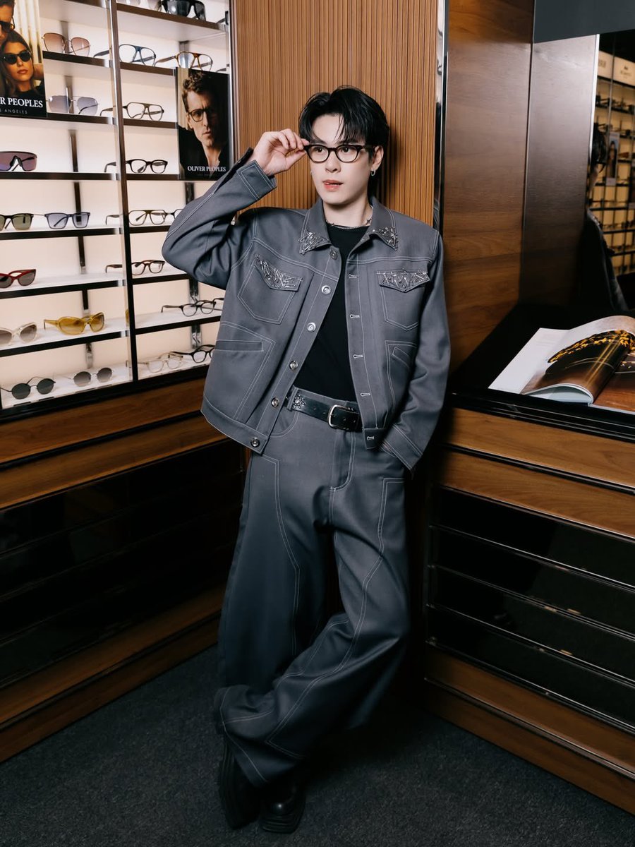 PhotomGraph's tweet image. j.jackr
 😎🤓 @.EssilorLuxottica #EssilorLuxottica #eyewear 
#trends #SS26
#JackieJackrin