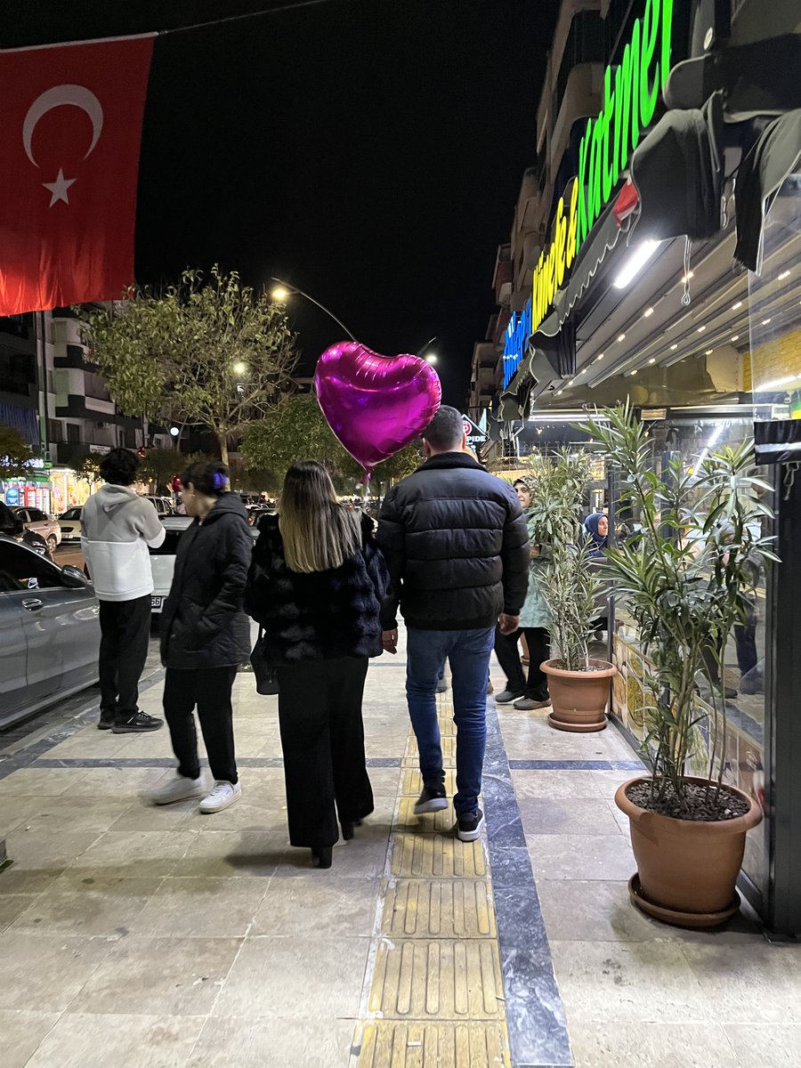 cemilecann's tweet photo. Soldaki ben sağdaki hayatımın bayramııı💖💕🧚🏻‍♀️ https://t.co/Je5r2qcukb