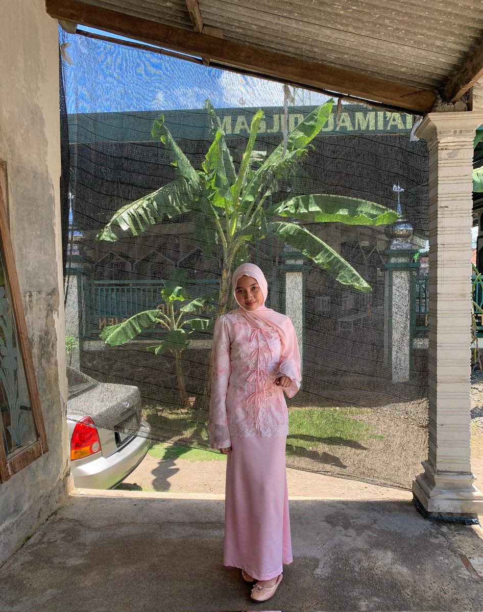 jenxliy's tweet photo. eid mubarak ✨ https://t.co/LtHuJMqlV6