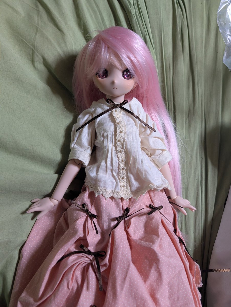 trust_tsn's tweet photo. 今日のきせの服はくまつーさん(@kuma2doll )からお譲り頂きました
ボリュームあるスカートが可愛いです https://t.co/IIt3NTw5yU