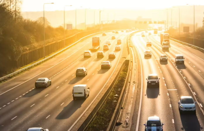ETAuto's tweet image. 🚘NHAI plans AI-based dashcam monitoring across 40,000 km of national highways🚗

Read at:
auto.economictimes.indiatimes.com/news/industry/…

#NHAI #AI #Highways #NHAIrules #ETAuto