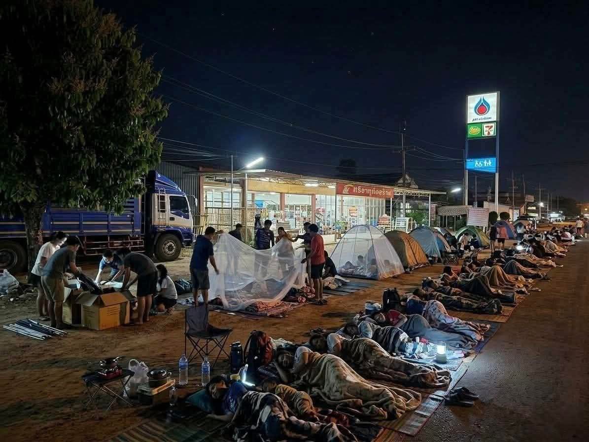 ທつສ tweet media