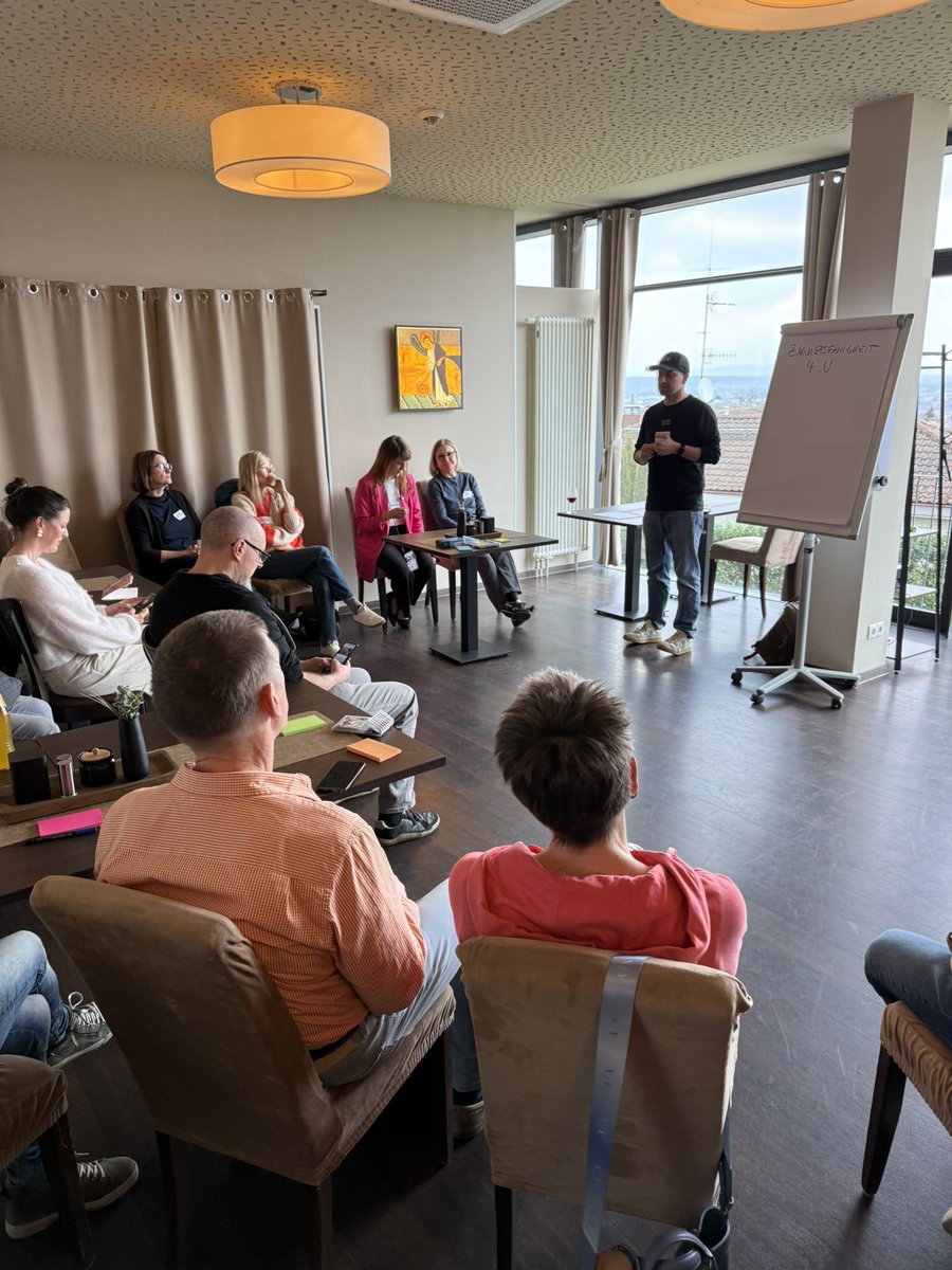 Frank Neuhaus tweet media