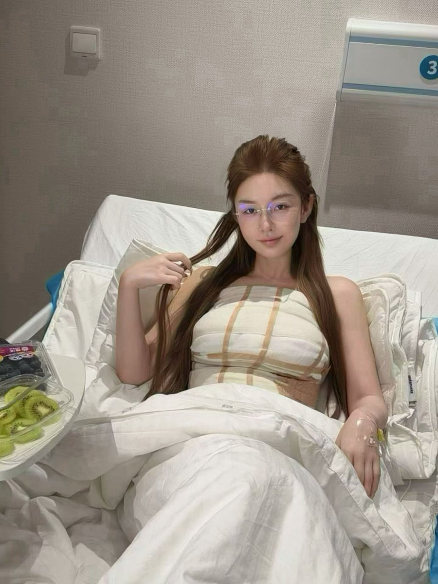 Q3 tweet media