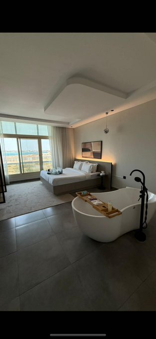 Britt Stewart tweet media