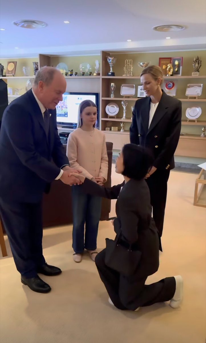 Imperial Material ♚ tweet media