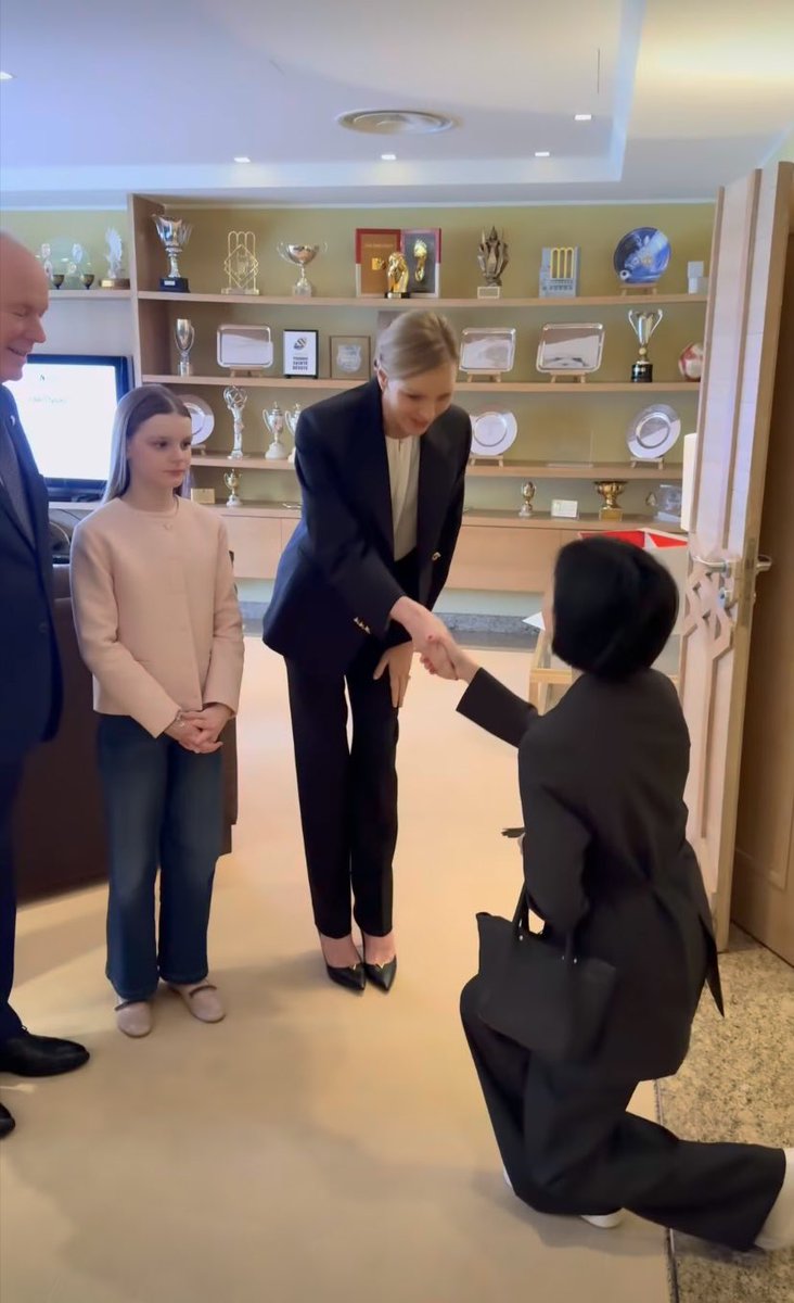 Imperial Material ♚ tweet media