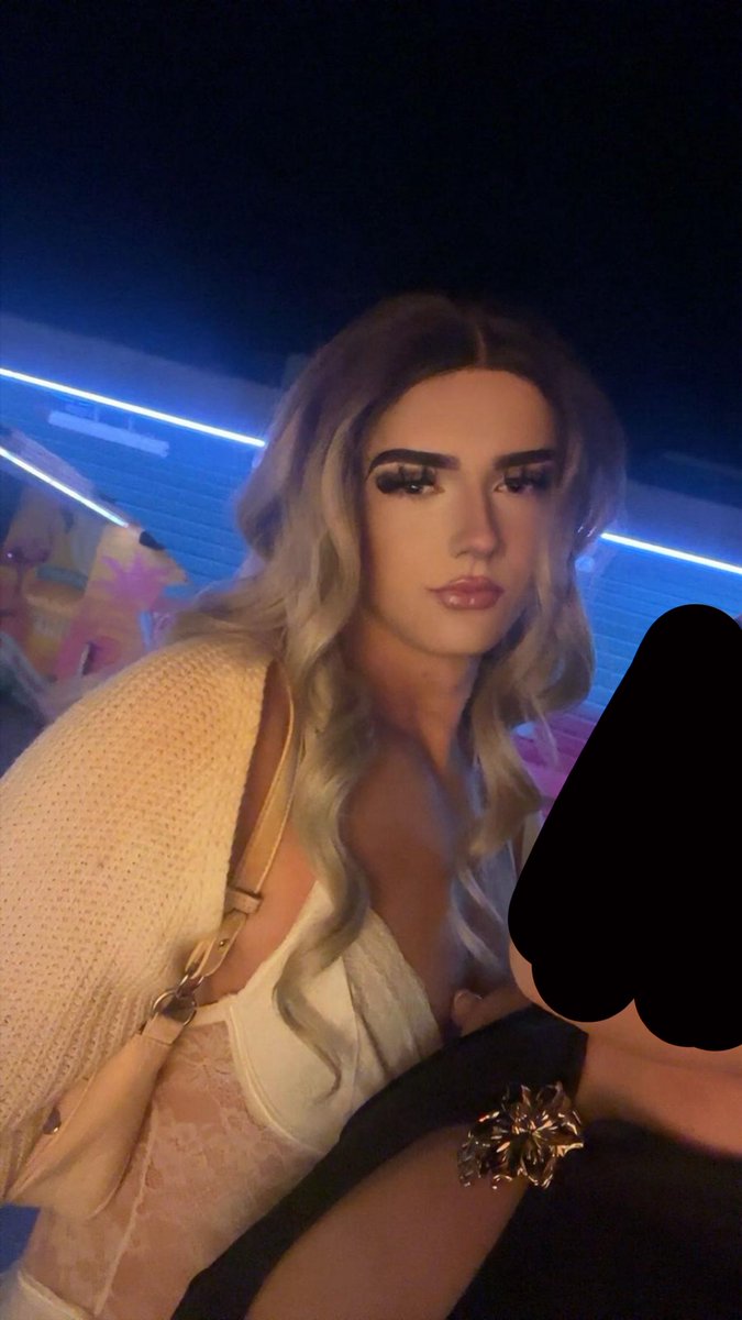 LanaBelle tweet media