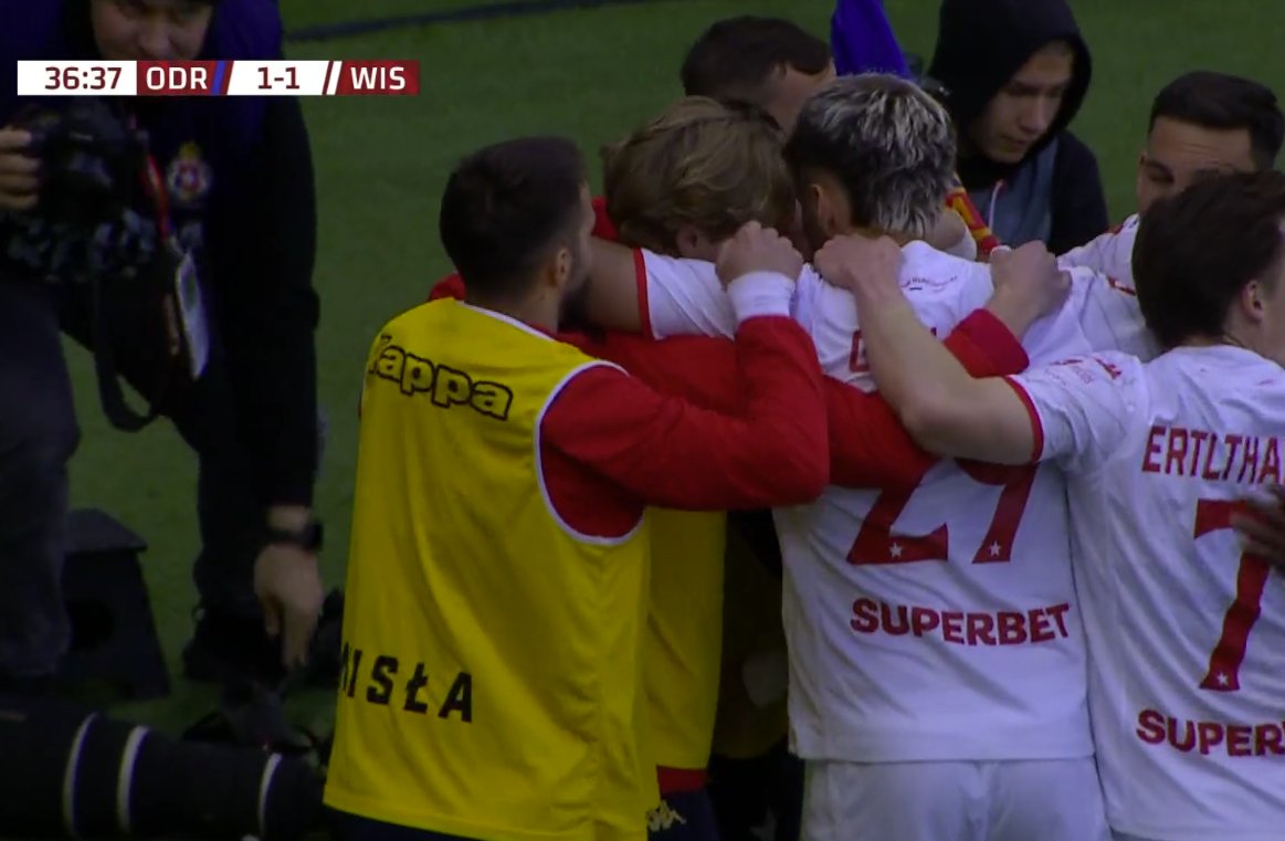 Kaszkiet tweet media