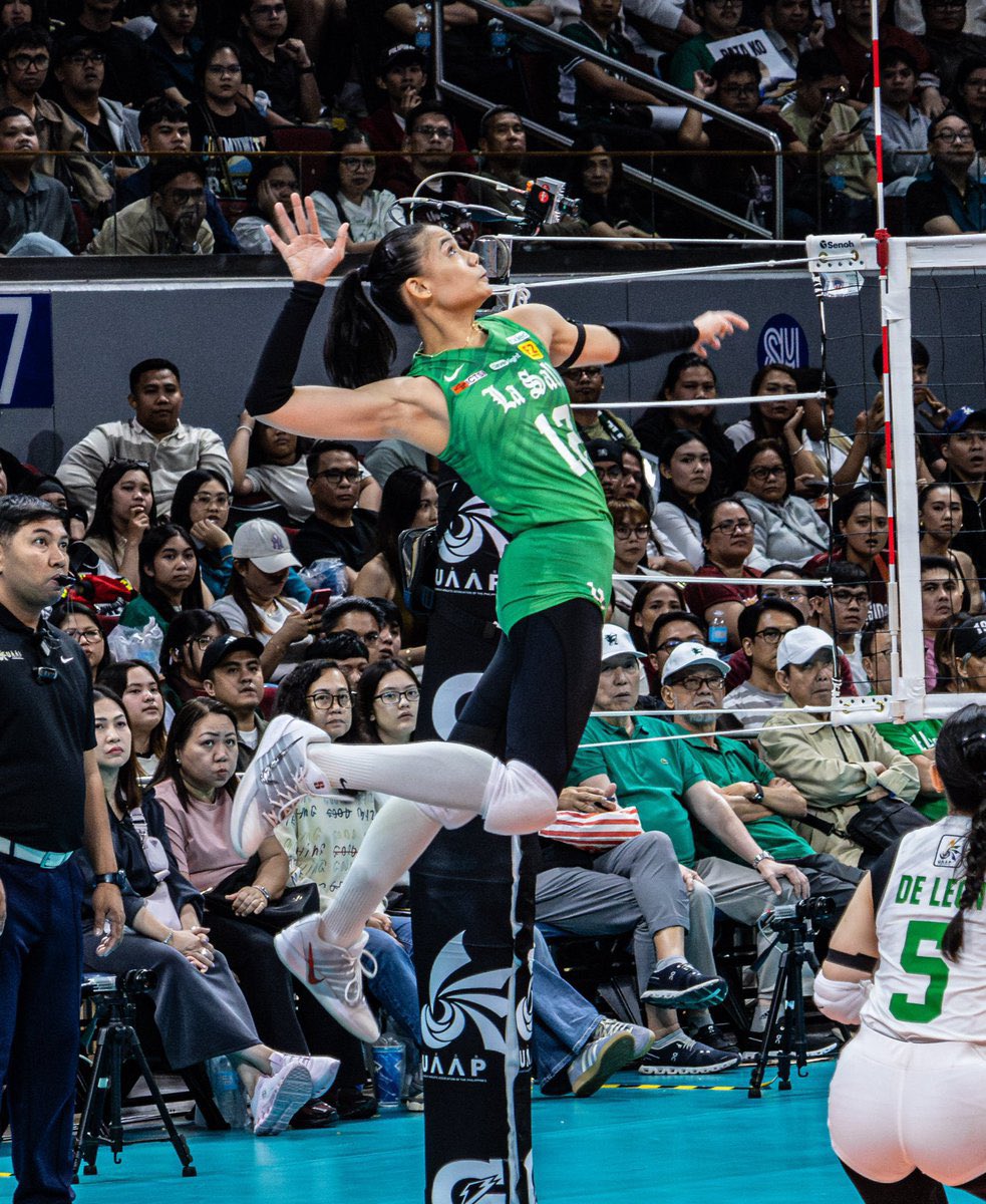 ANGEL CANINO after 8 games 💚🏹

#4 Best Scorer - 129 points
#2 Best Spiker - 38.62% Success Rate
#5 Best Receiver - 43.07% efficiency 
#10 Best Server - 0.21 avg/set

#UAAPSeason88