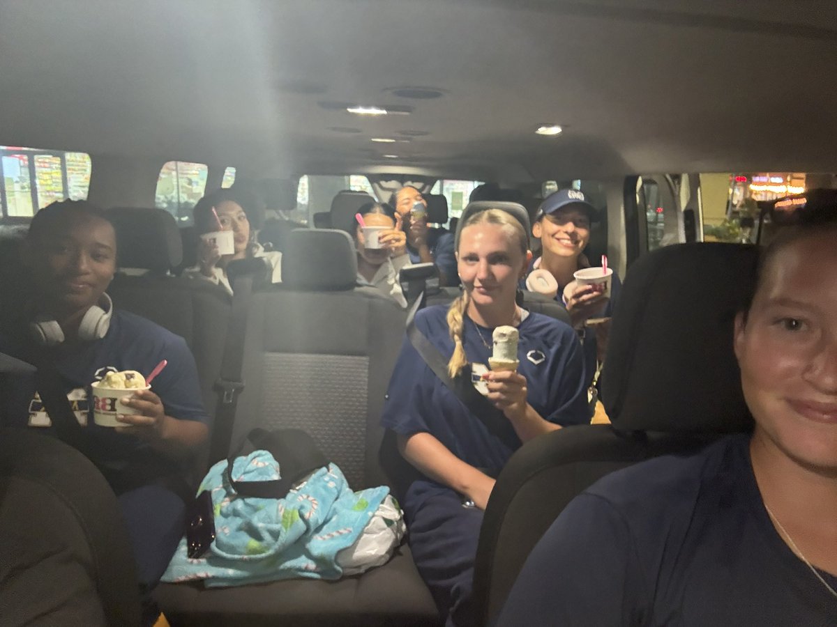 San Diego Mesa Softball tweet media