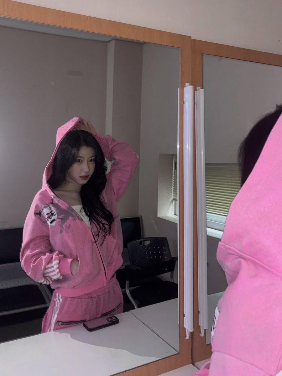 chaeryeong moments that could kill a sapphic tweet media