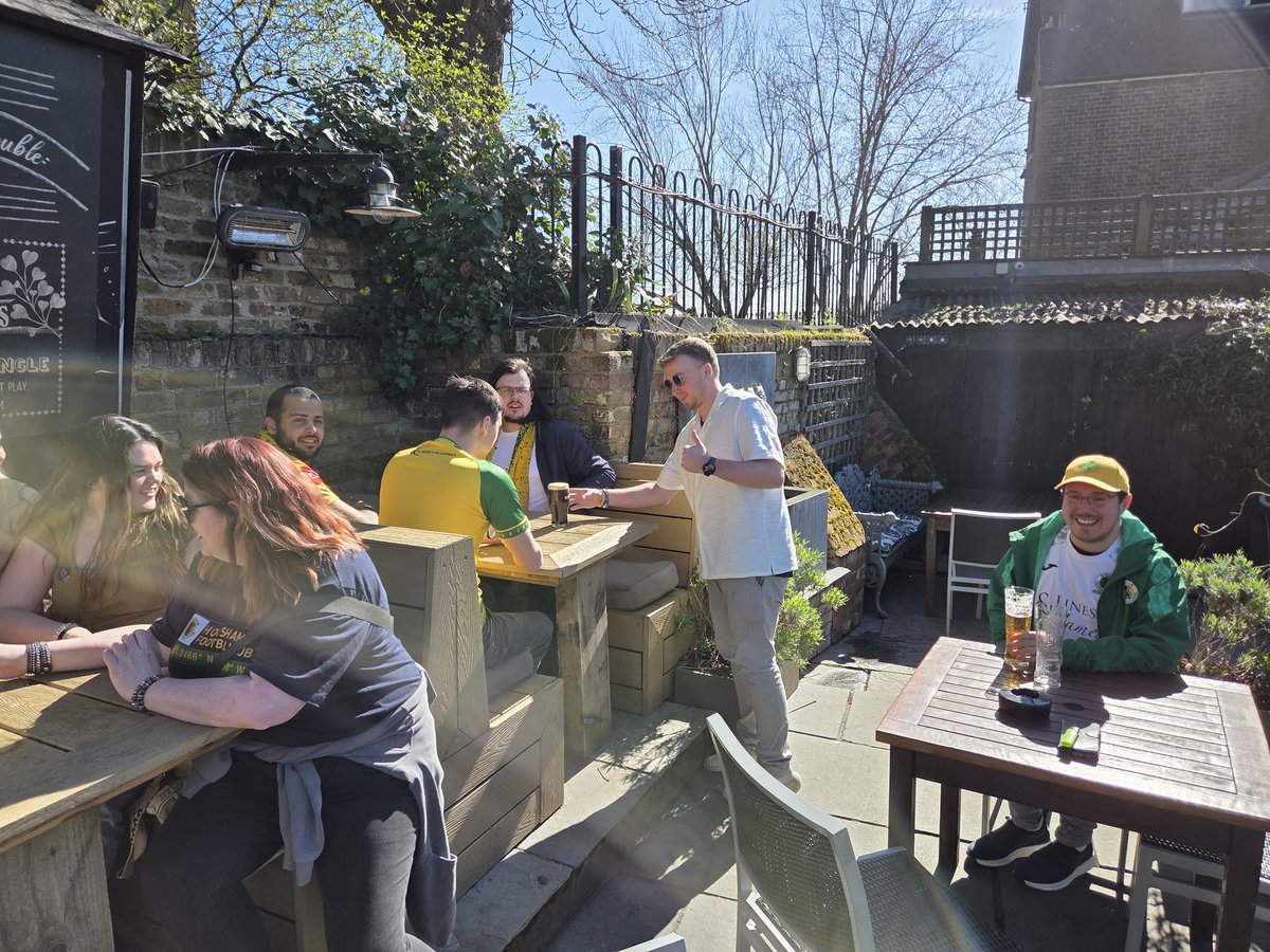 Lardy Army tweet media