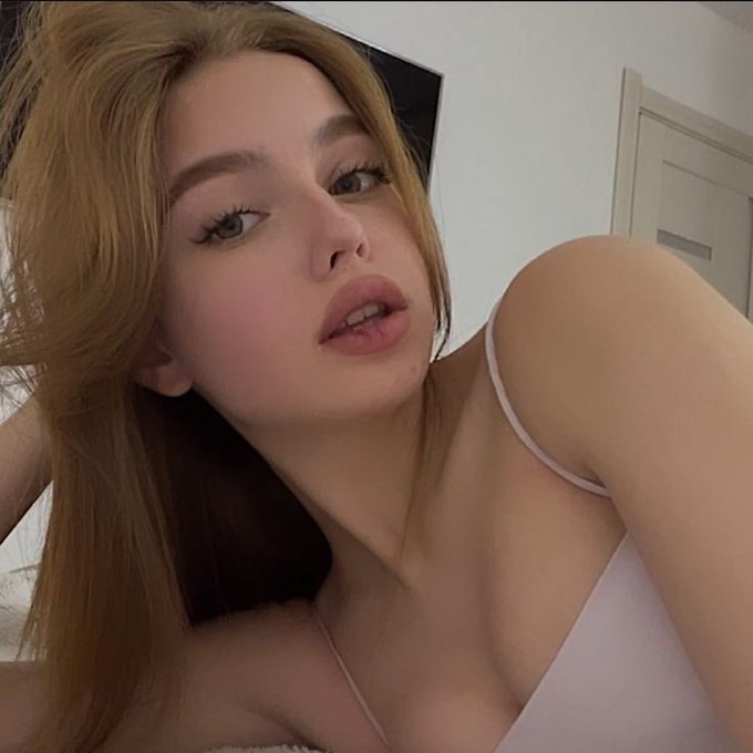 Britt Stewart tweet media