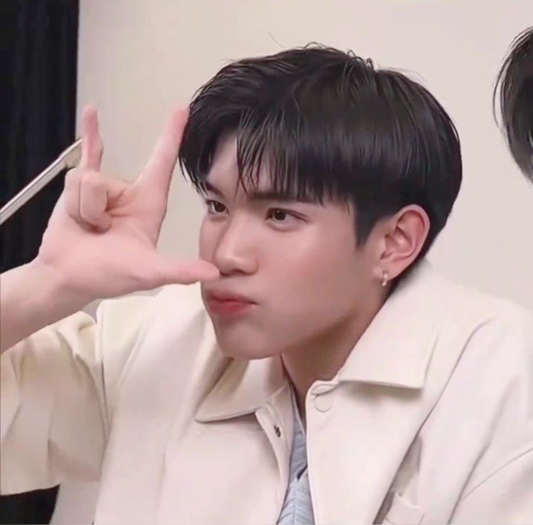 selfolssi ♤ tweet media