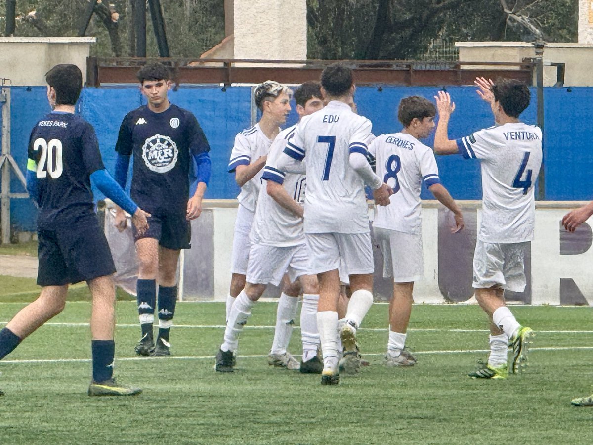 C.F. CRACKS tweet media