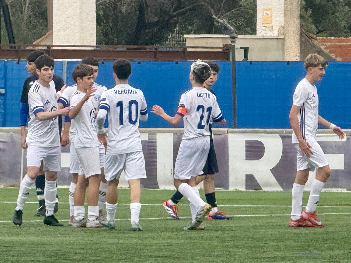 C.F. CRACKS tweet media