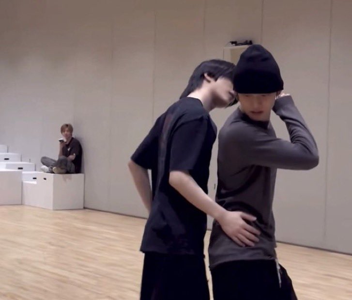 christine ✮ tweet media