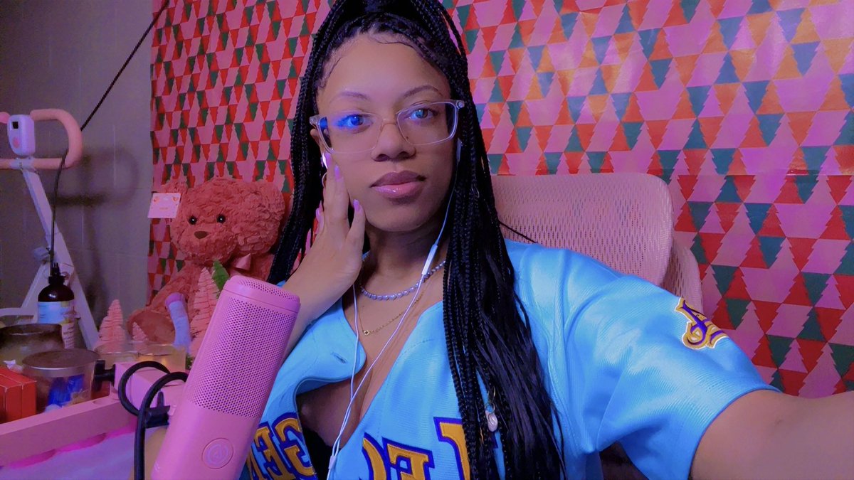 Brimcess 🌸 tweet media